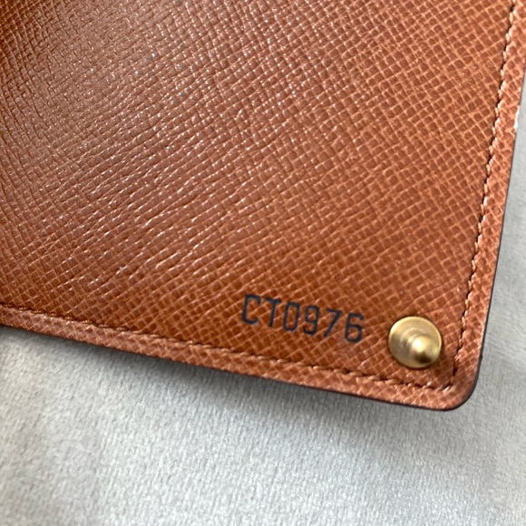 Louis Vuitton Classic Monogram portes cartes credit pression perfect for travel - Picture 3 of 5